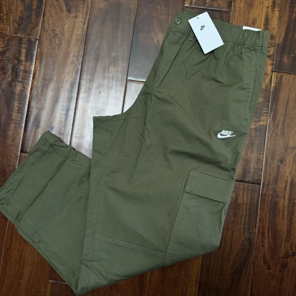 Nike Sportswear Club Woven Olive Cargo Pants